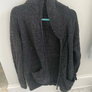 Aritzia zip up sweater